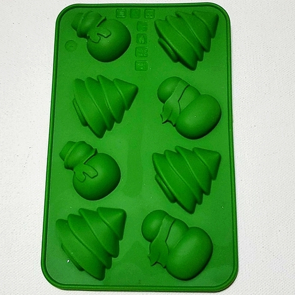 Chocolate Molds Christmas Themed By Trudeau 2 Pc Set - Picture 5 of 15